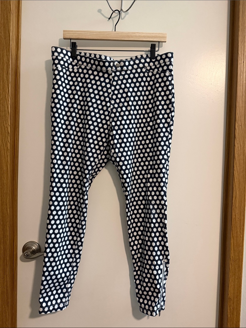 HUE Navy Blue and White Polka Dot Jeggings
